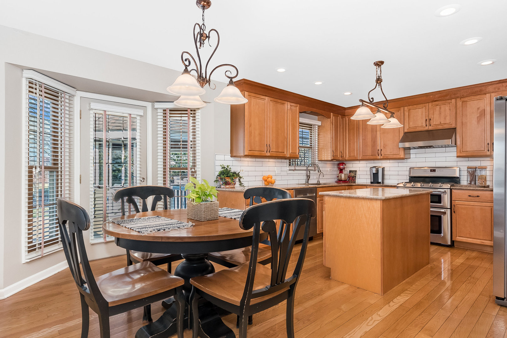 1533 Ambleside Circle