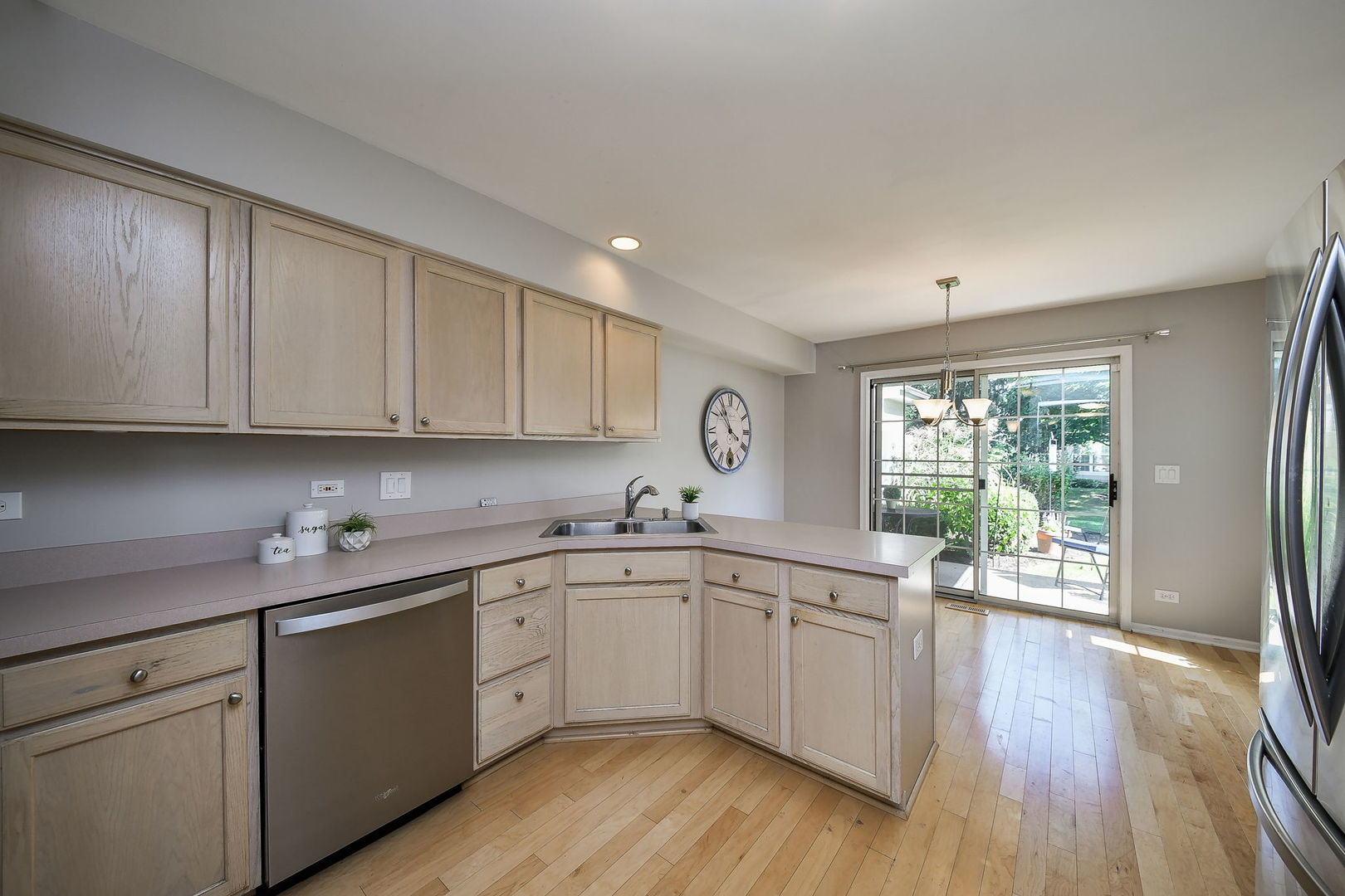 1355 SPENCER Lane Unit: 1355