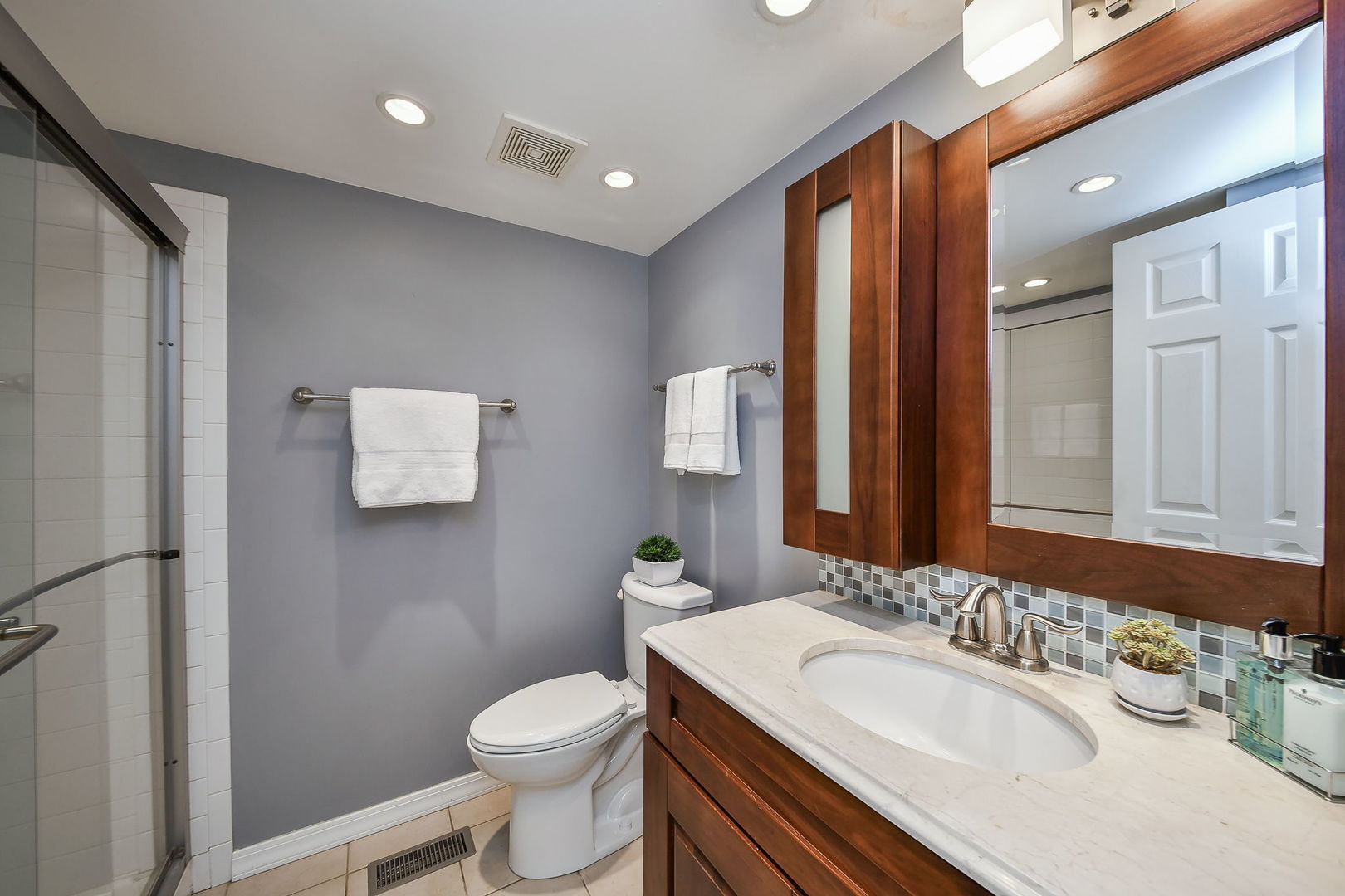 1355 SPENCER Lane Unit: 1355