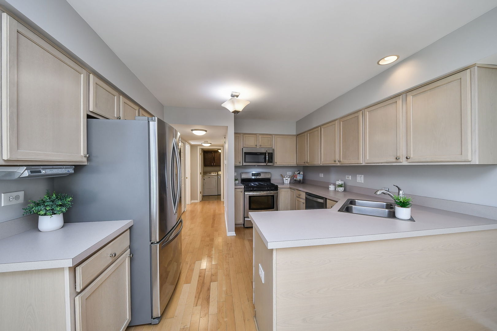 1355 SPENCER Lane Unit: 1355