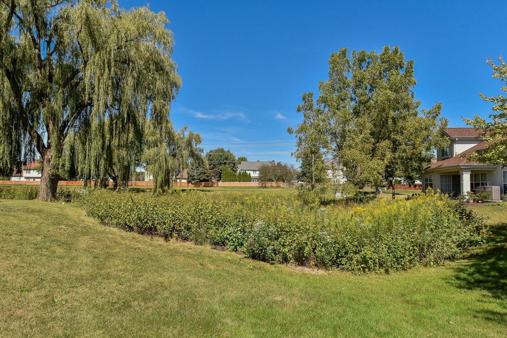 1355 SPENCER Lane Unit: 1355