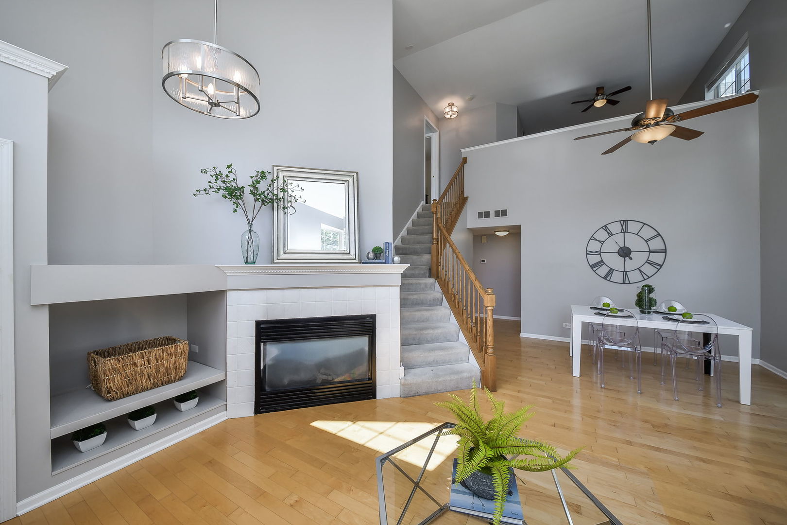 1355 SPENCER Lane Unit: 1355