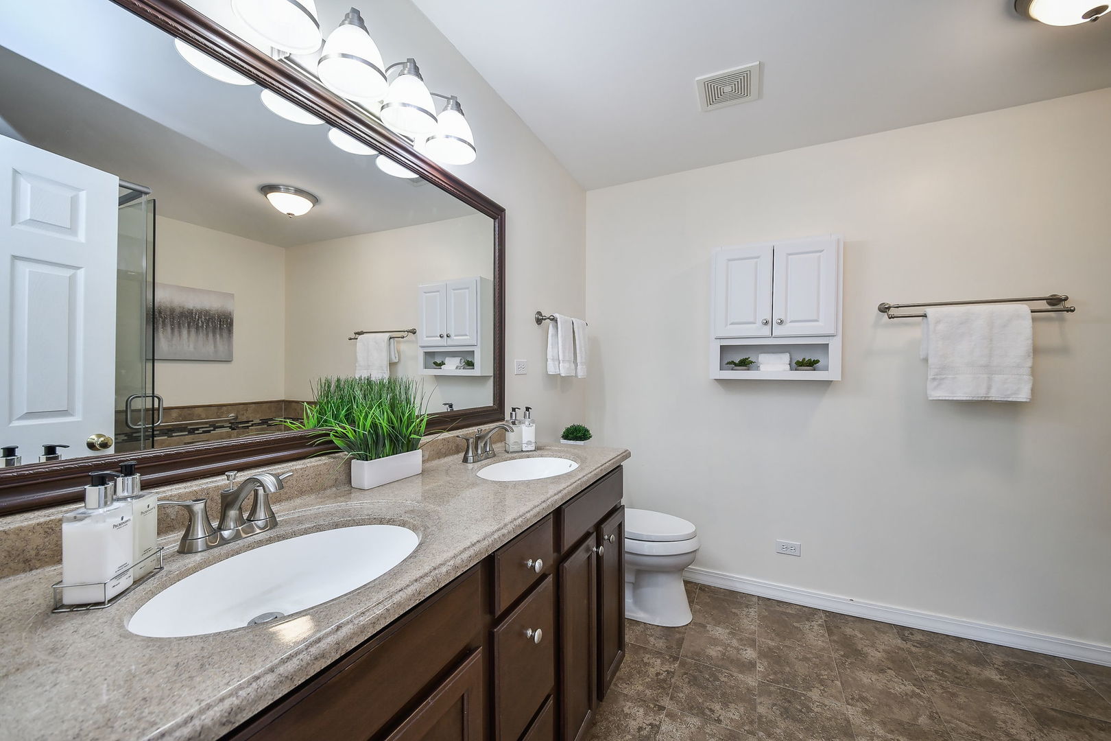 1355 SPENCER Lane Unit: 1355