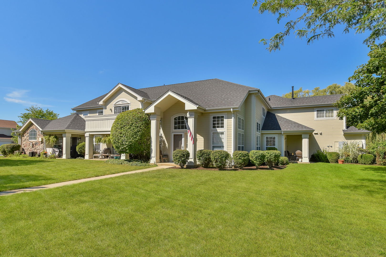 1355 SPENCER Lane Unit: 1355