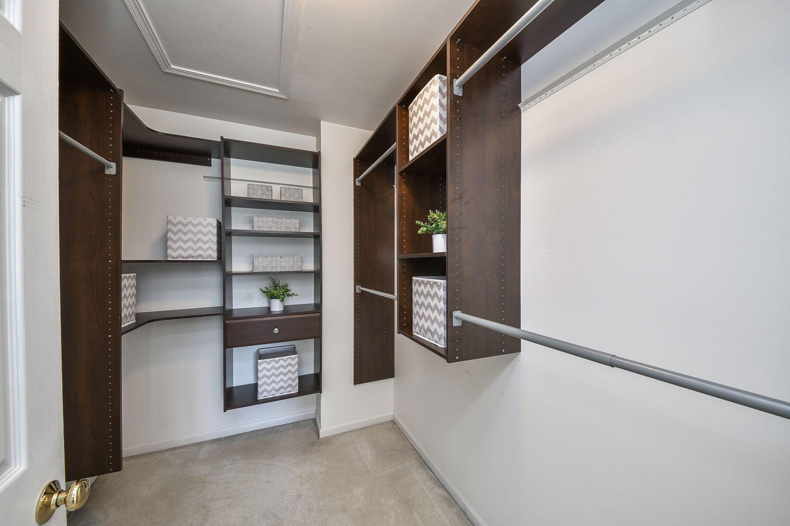 1355 SPENCER Lane Unit: 1355