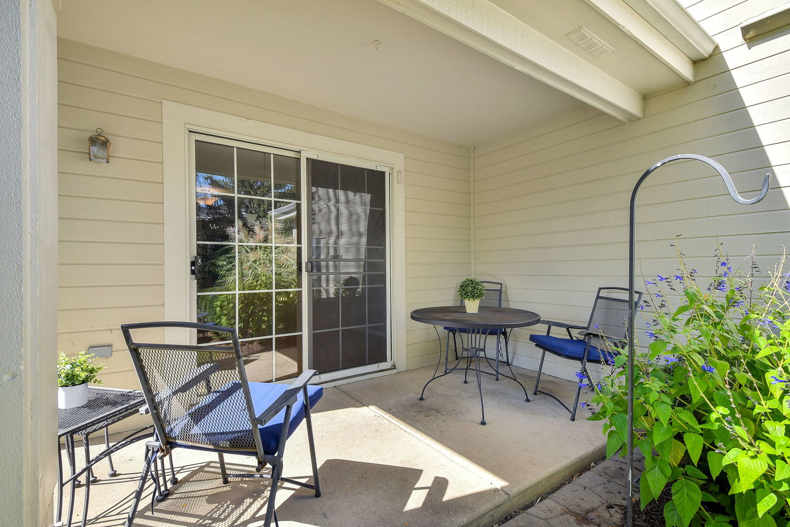 1355 SPENCER Lane Unit: 1355
