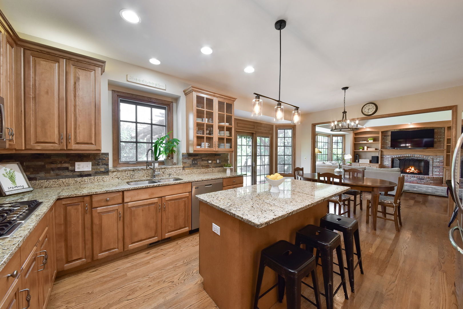 805 Wingfoot Drive