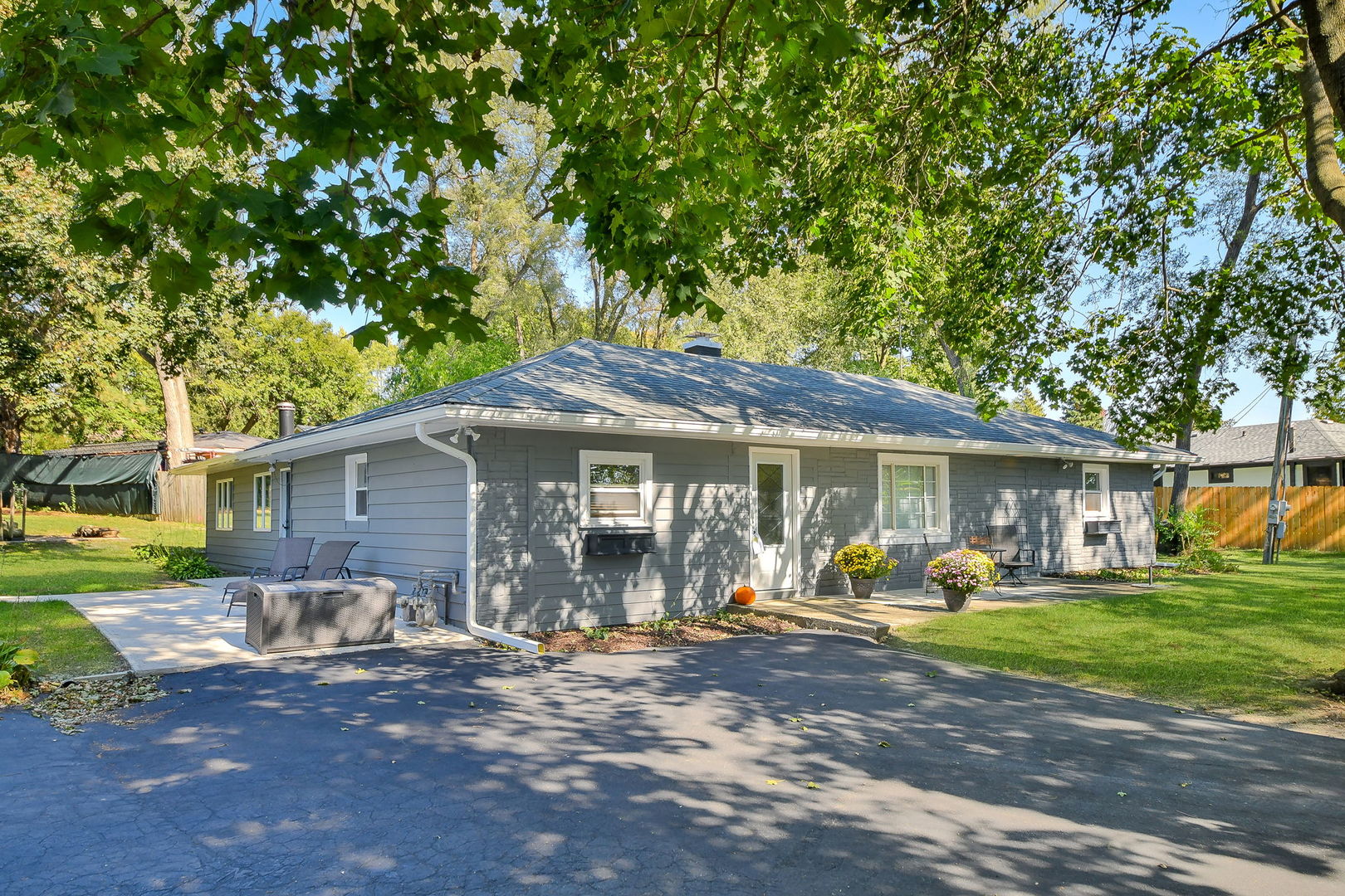 37W214 Dean Street