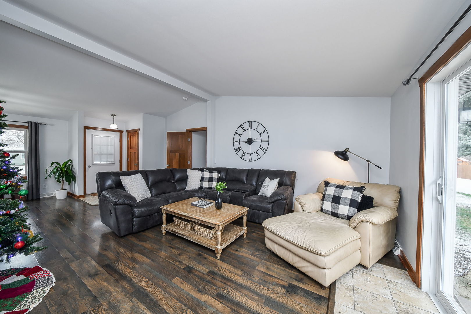 91 W Susan Avenue