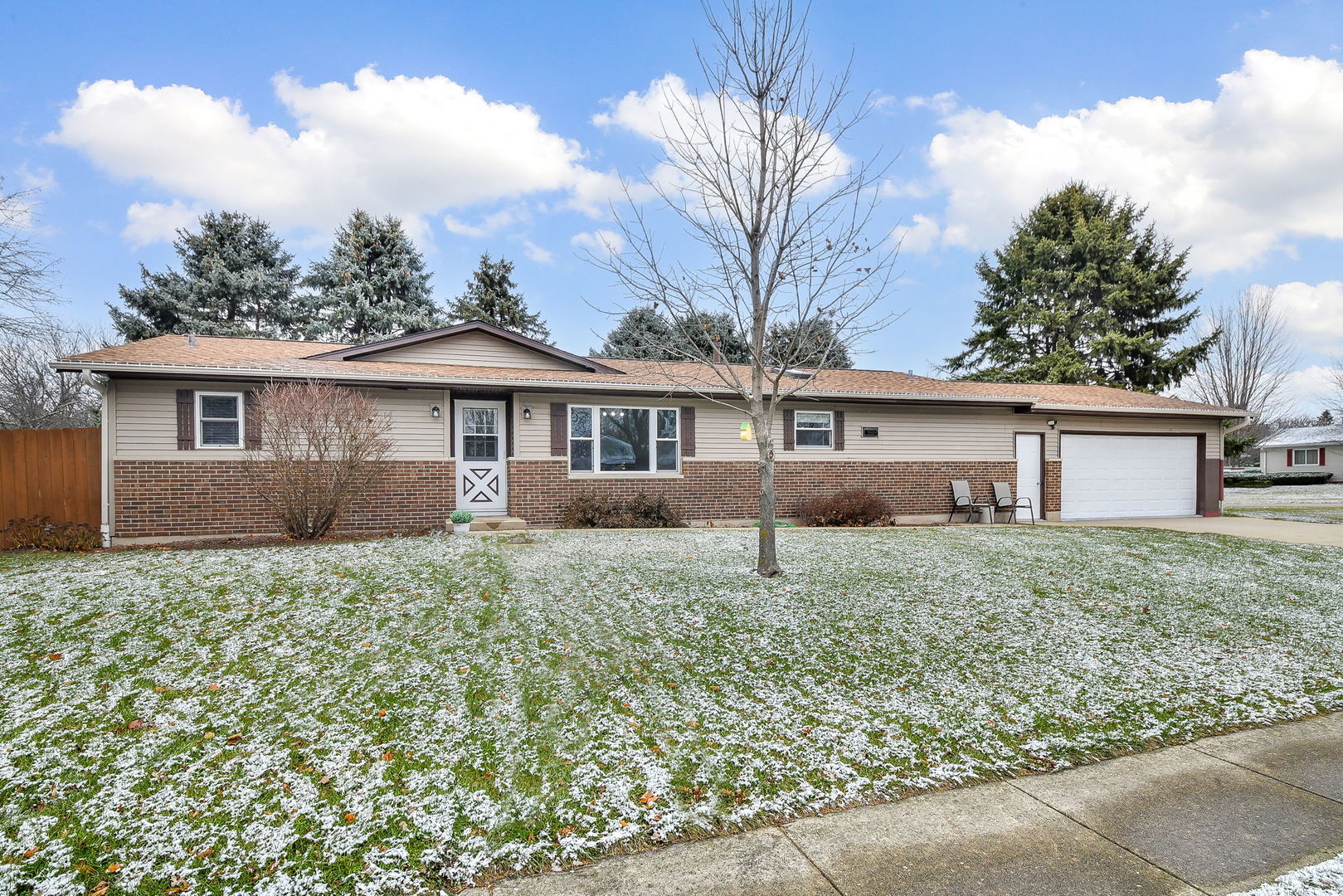 91 W Susan Avenue