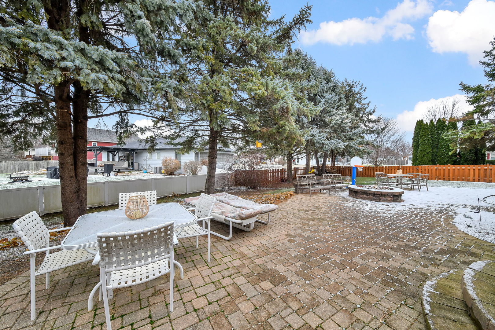 91 W Susan Avenue