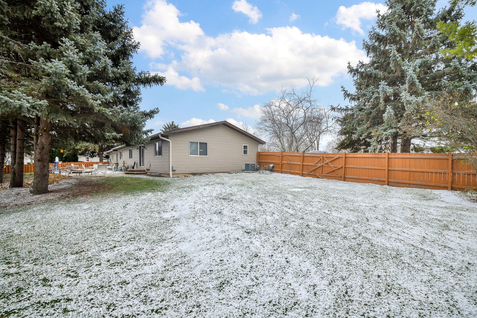 91 W Susan Avenue