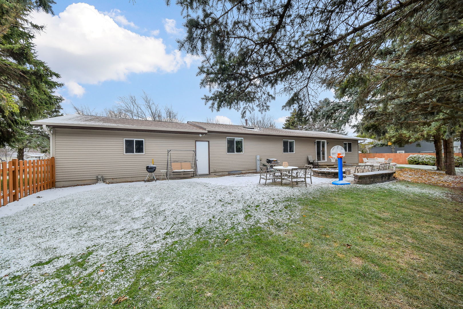 91 W Susan Avenue