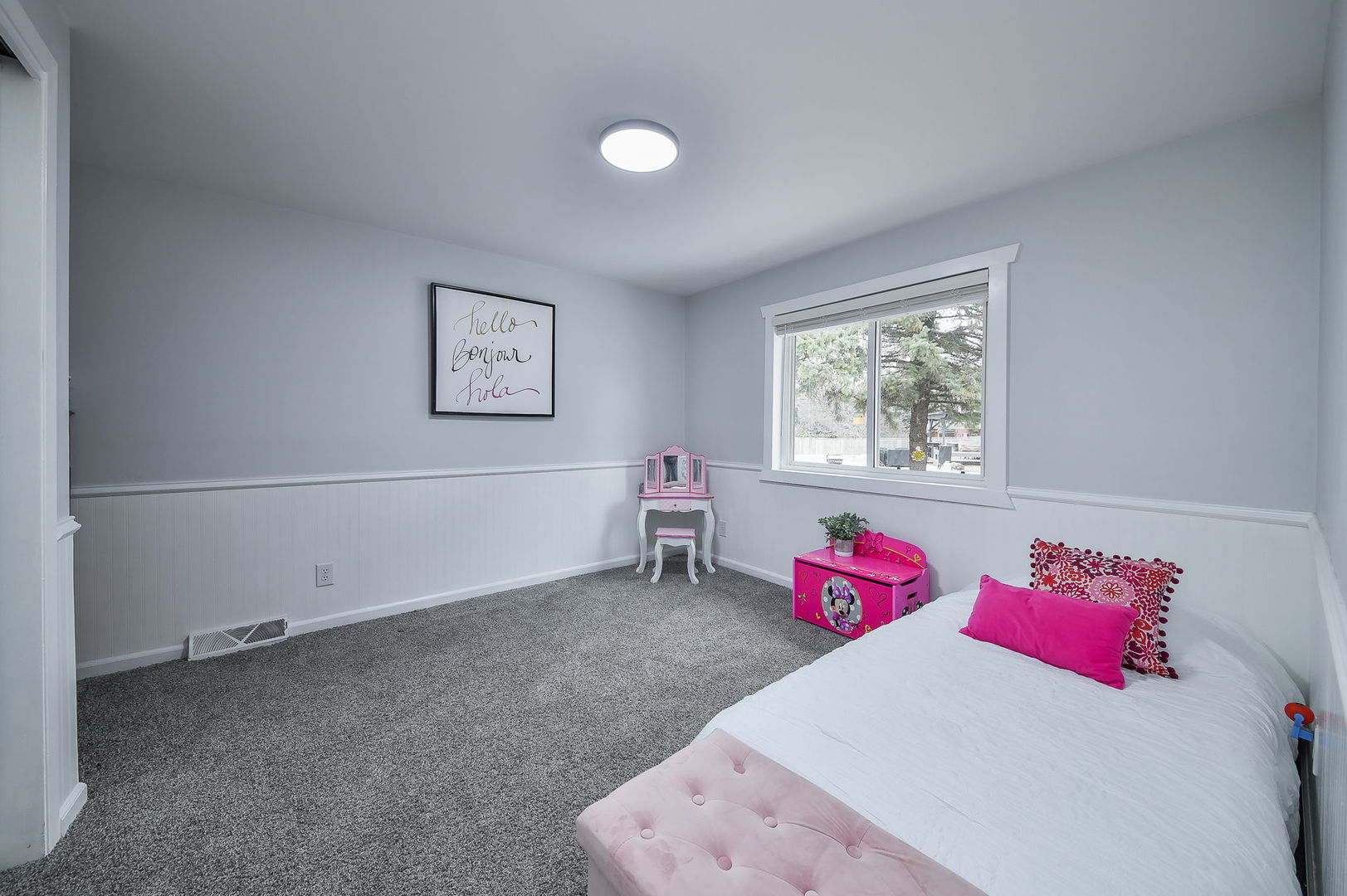 91 W Susan Avenue
