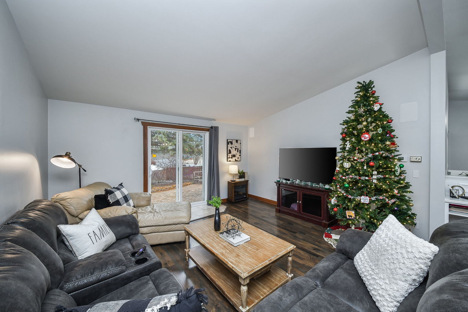 91 W Susan Avenue