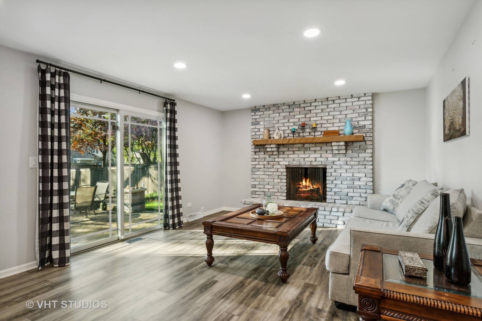 921 Creekside Circle