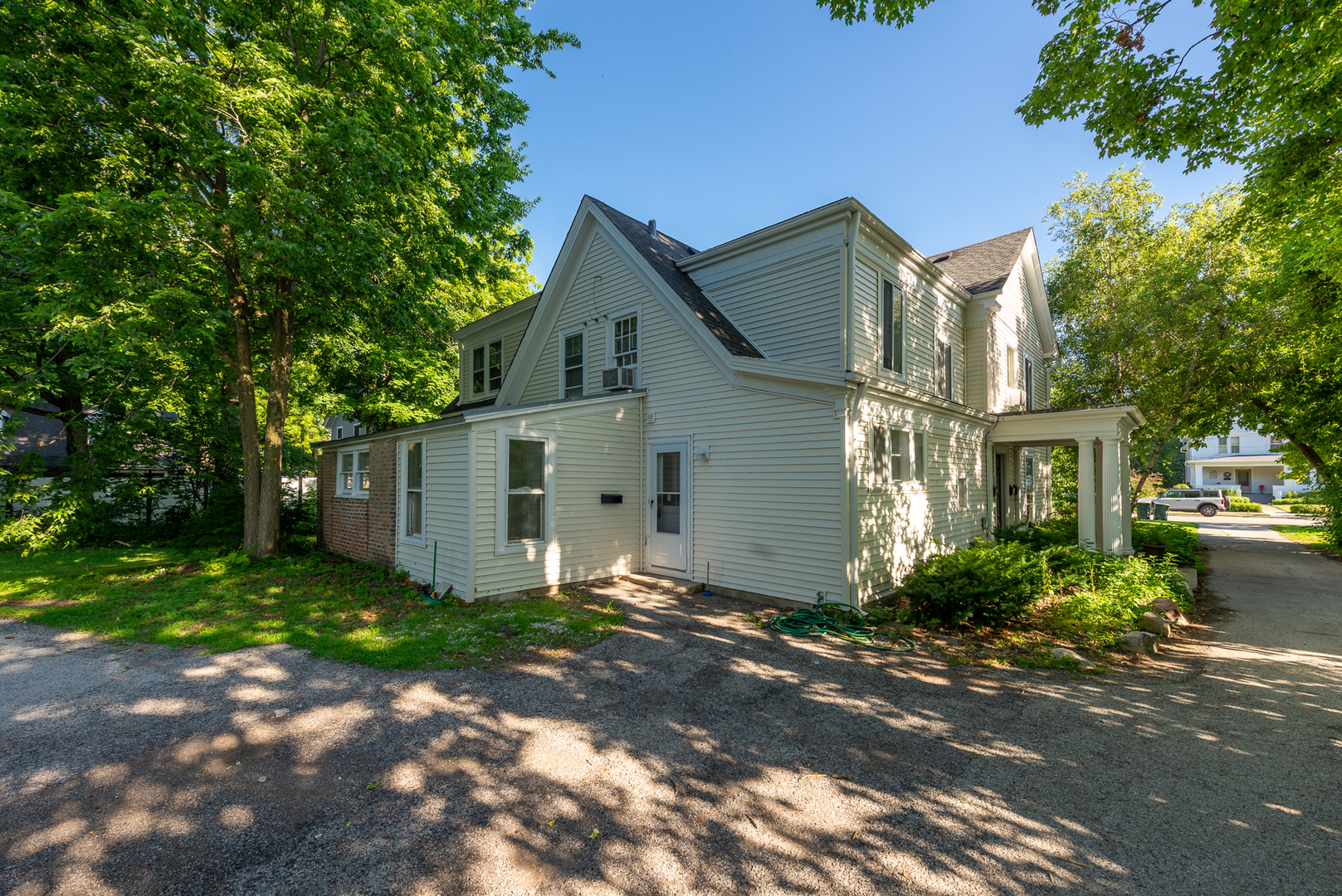 336 MAIN Street Unit: 1R