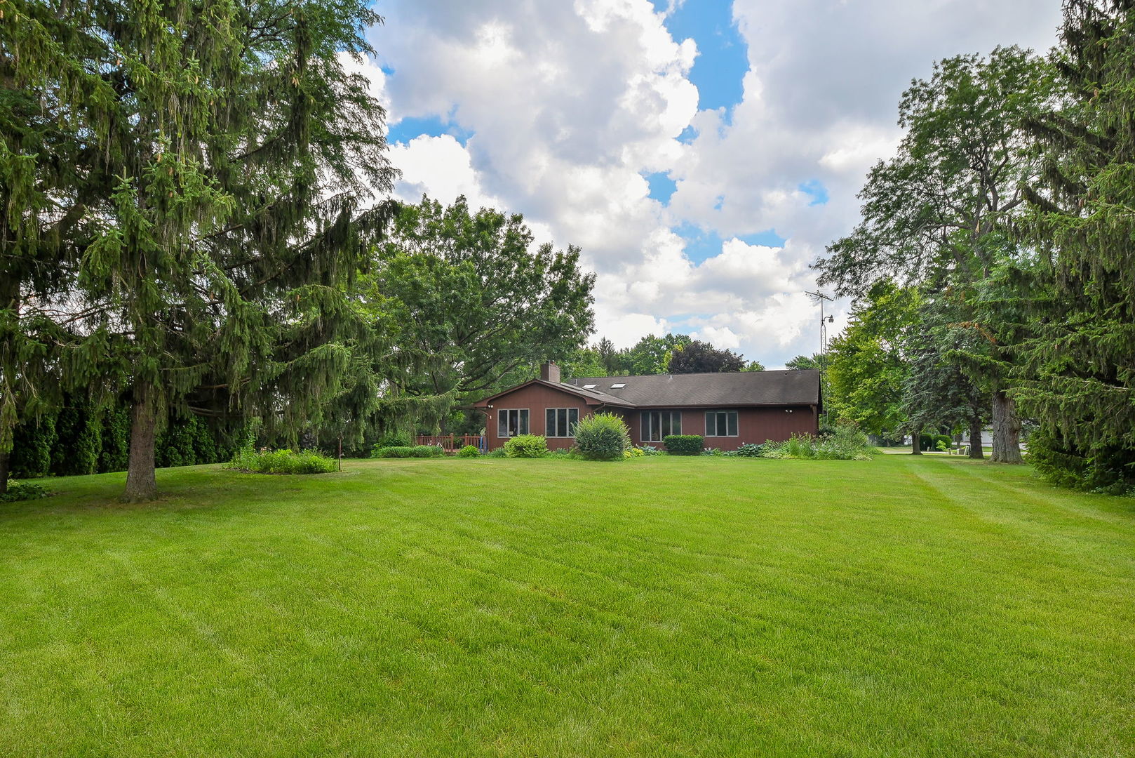 38W140 Rosewood Drive