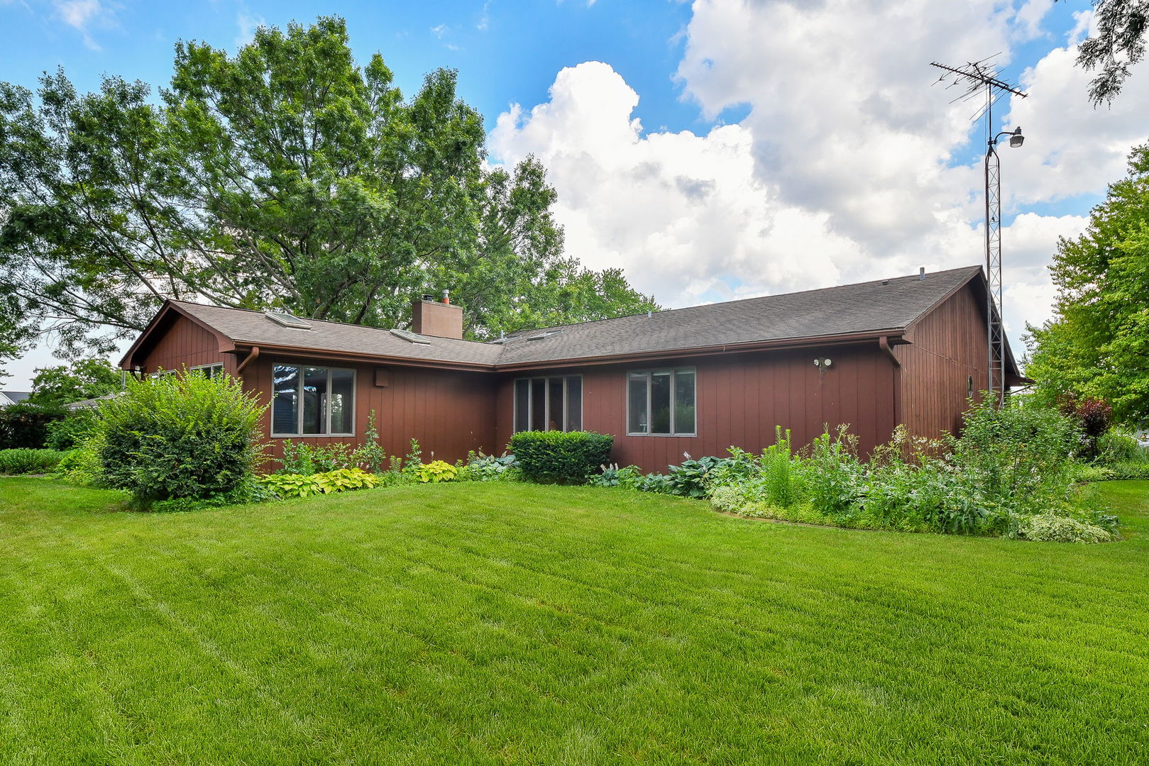 38W140 Rosewood Drive