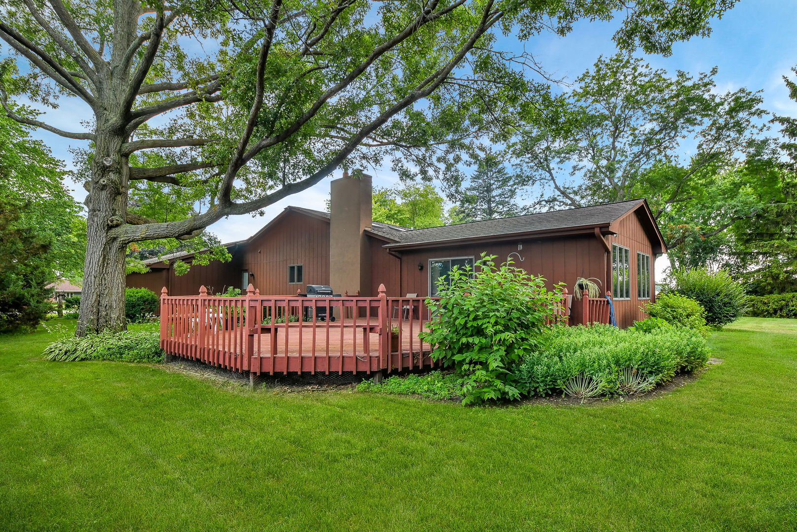 38W140 Rosewood Drive
