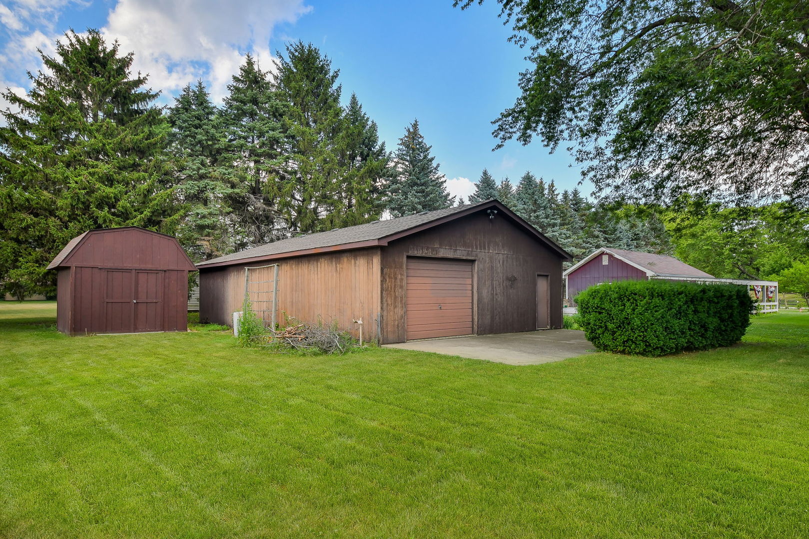 38W140 Rosewood Drive