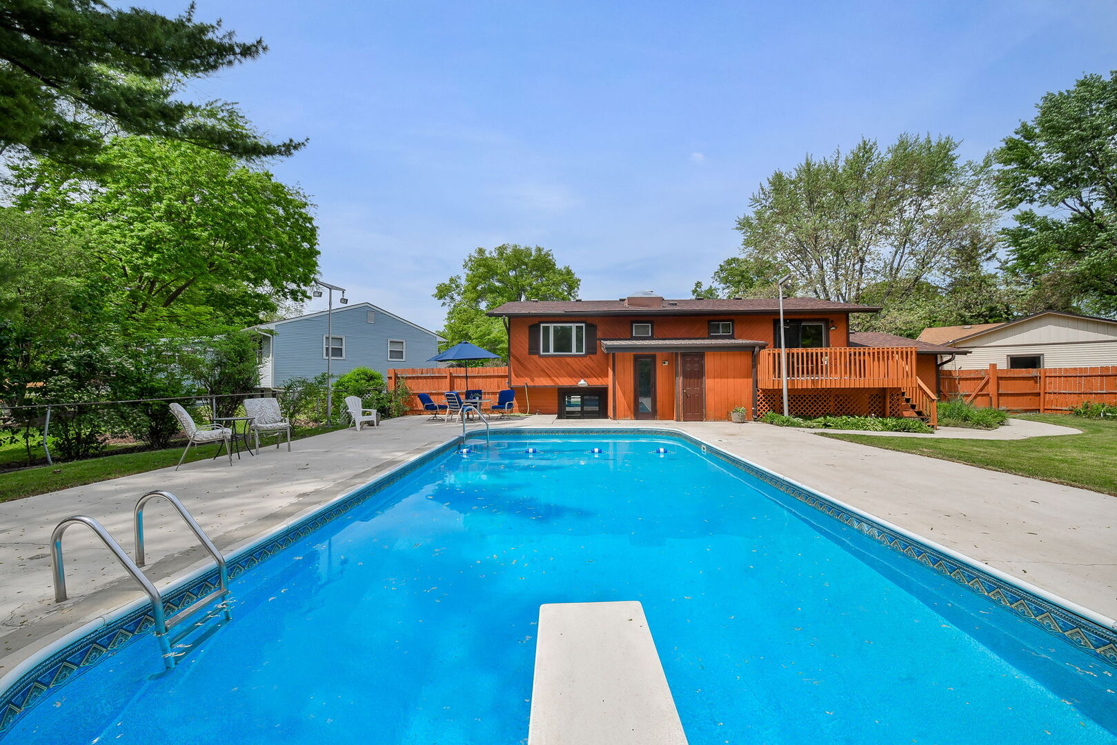 202 N Forest Avenue