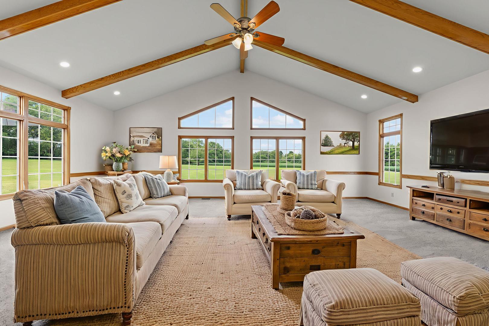 5065 E Sleepy Hollow Road