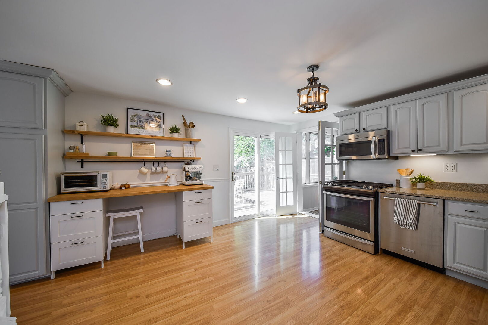 125 N JACKSON Street