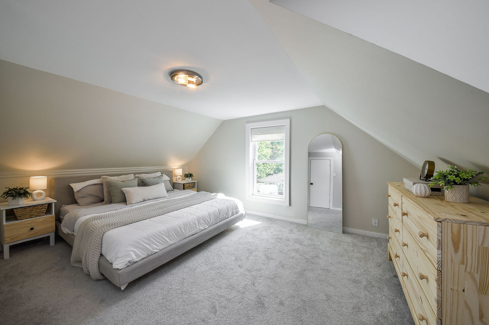 125 N JACKSON Street