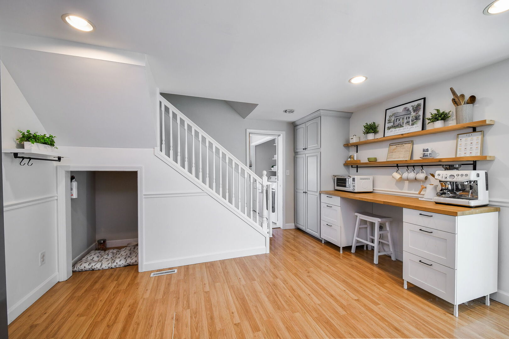 125 N JACKSON Street