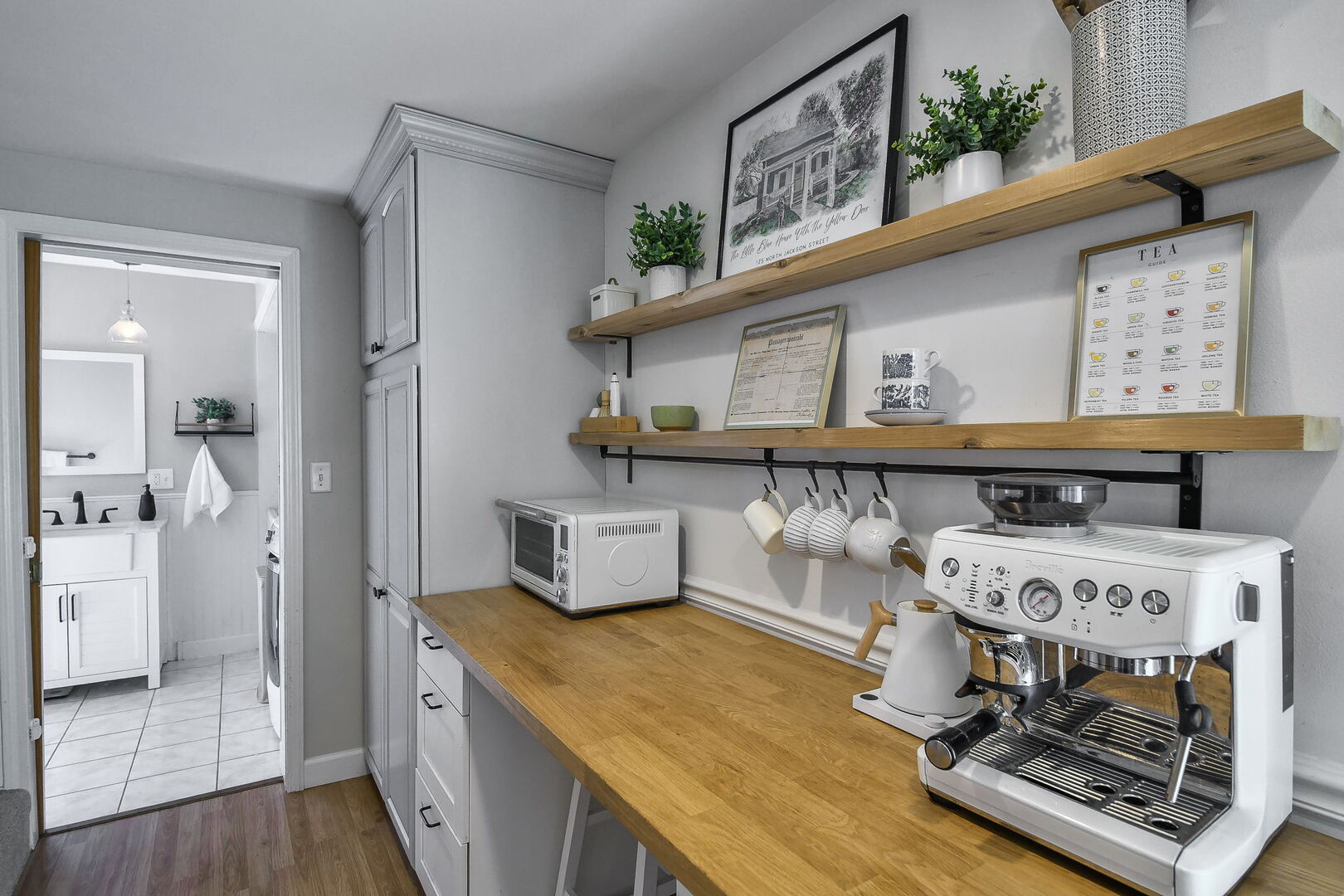 125 N JACKSON Street