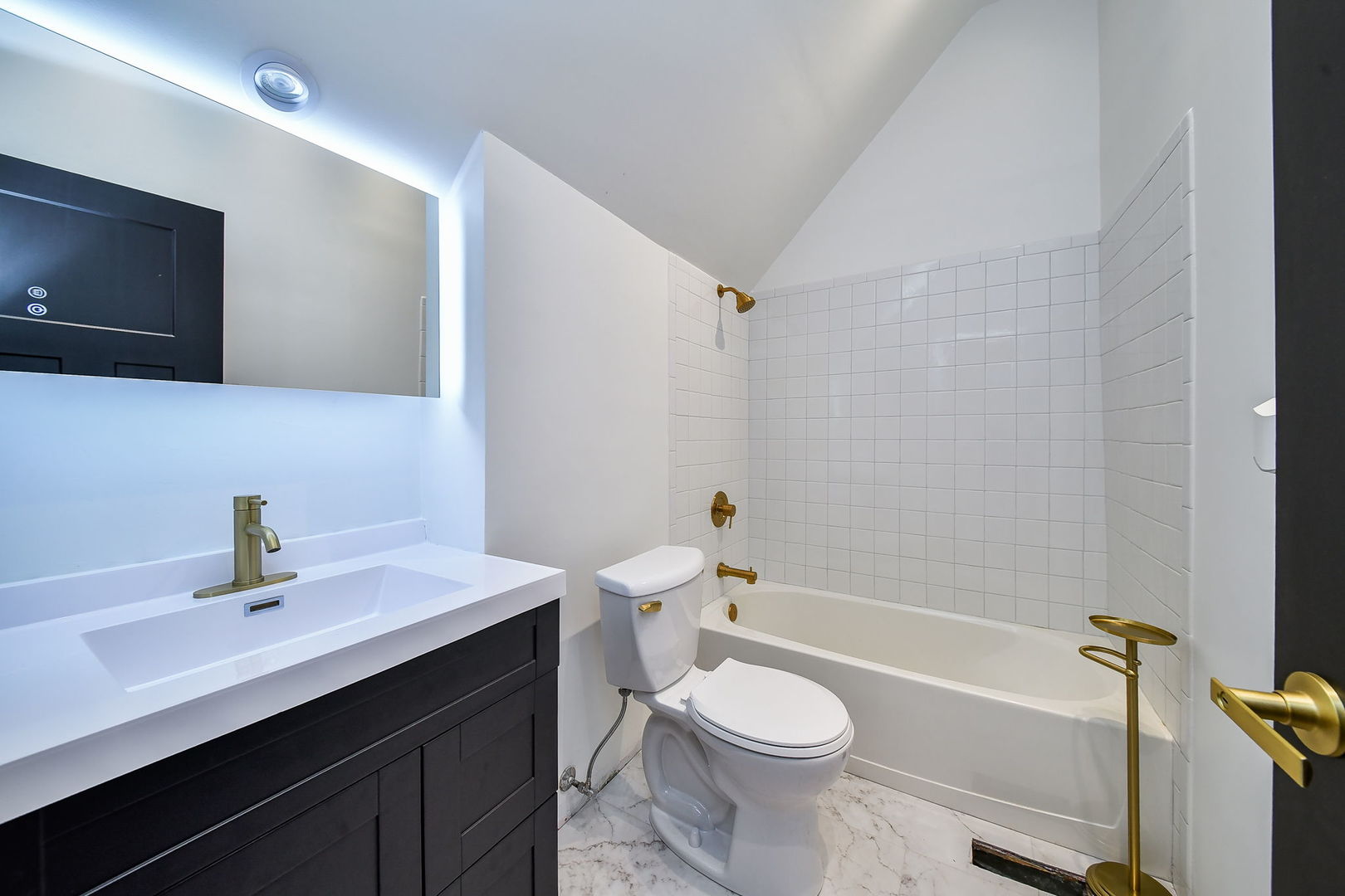 29W475 Candlewood Lane