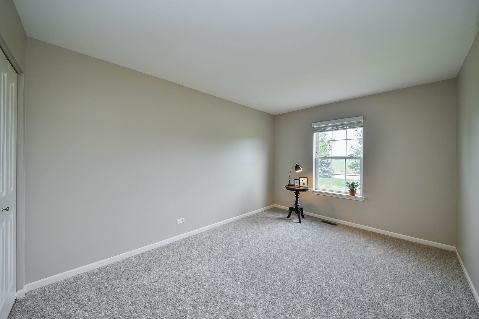 105 CATAMARAN Circle