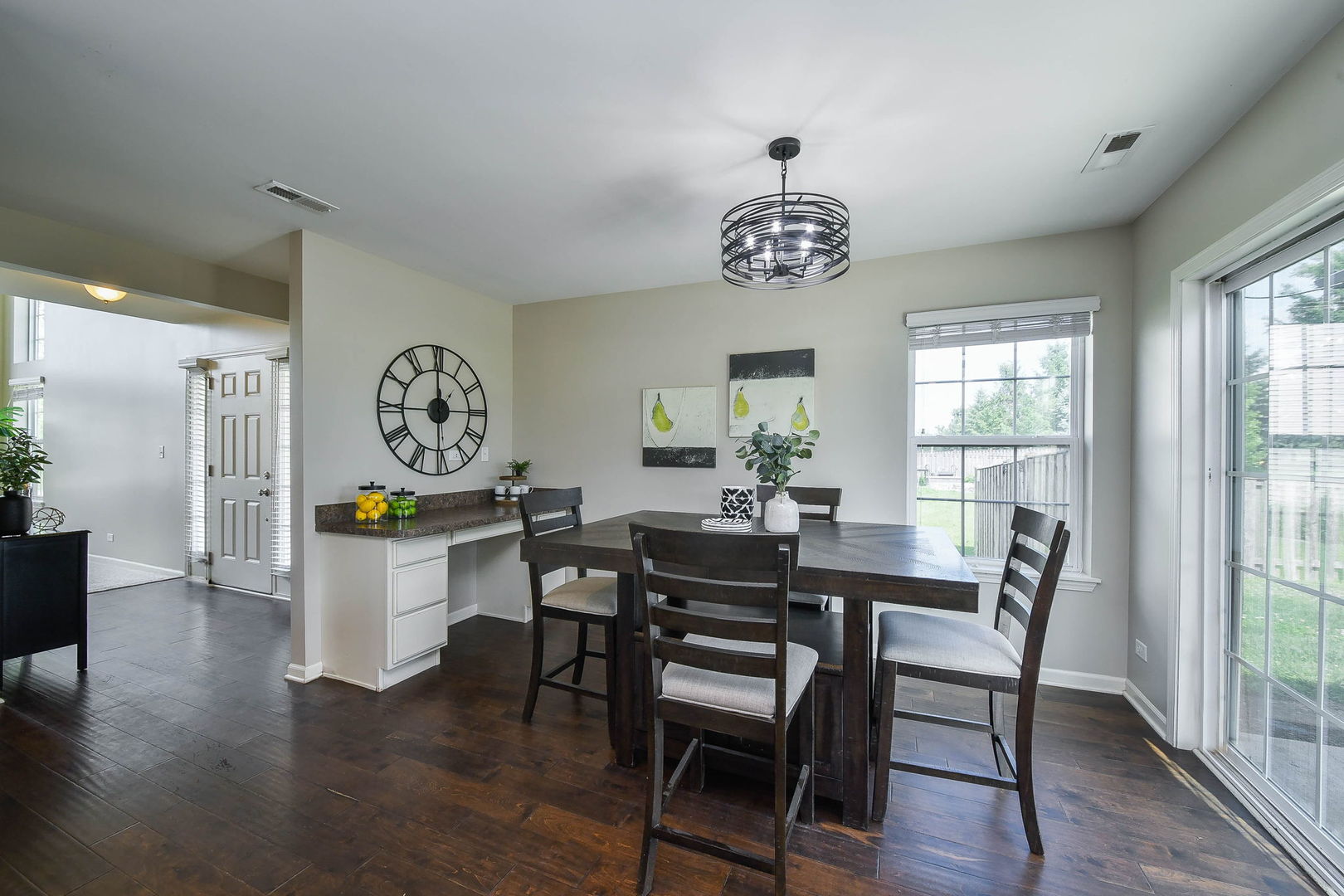 105 CATAMARAN Circle