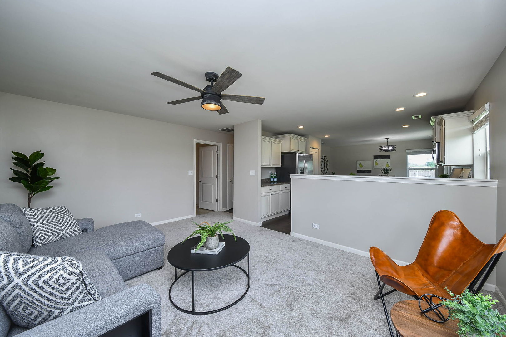 105 CATAMARAN Circle