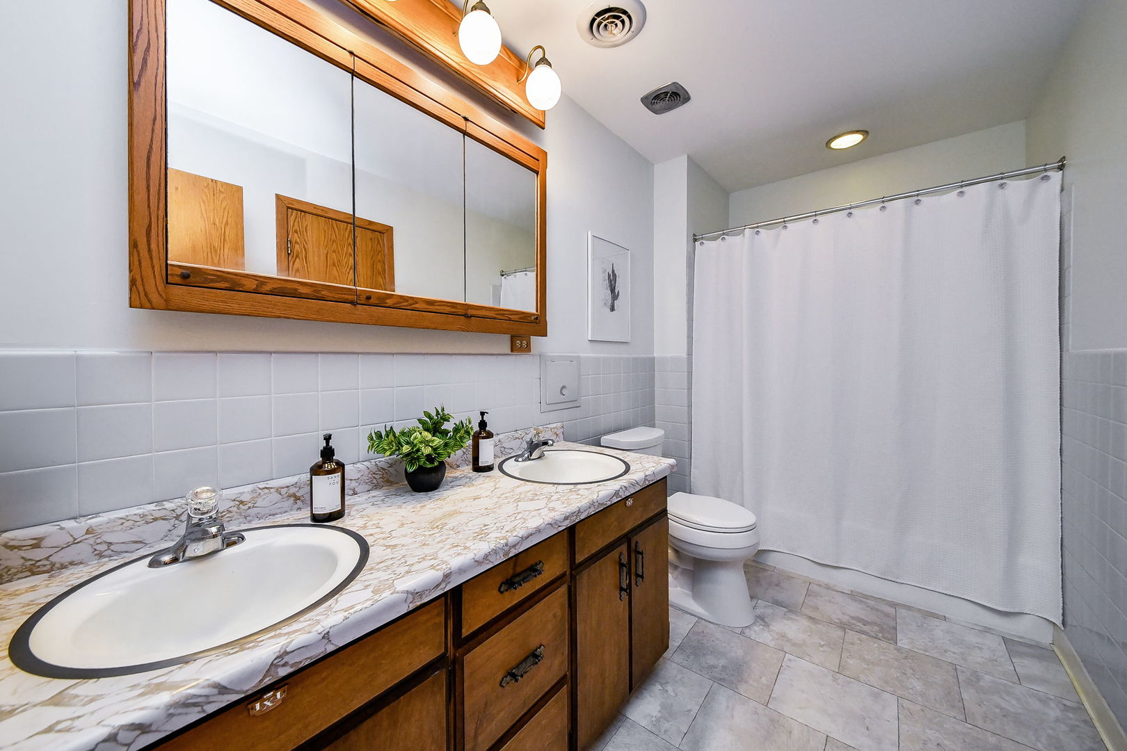 2S557 Bliss Road