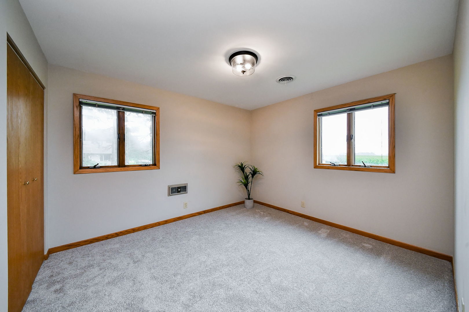 2S557 Bliss Road