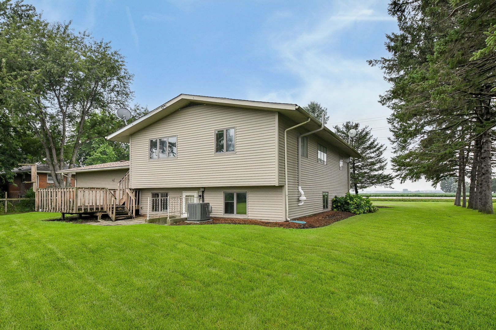 2S557 Bliss Road