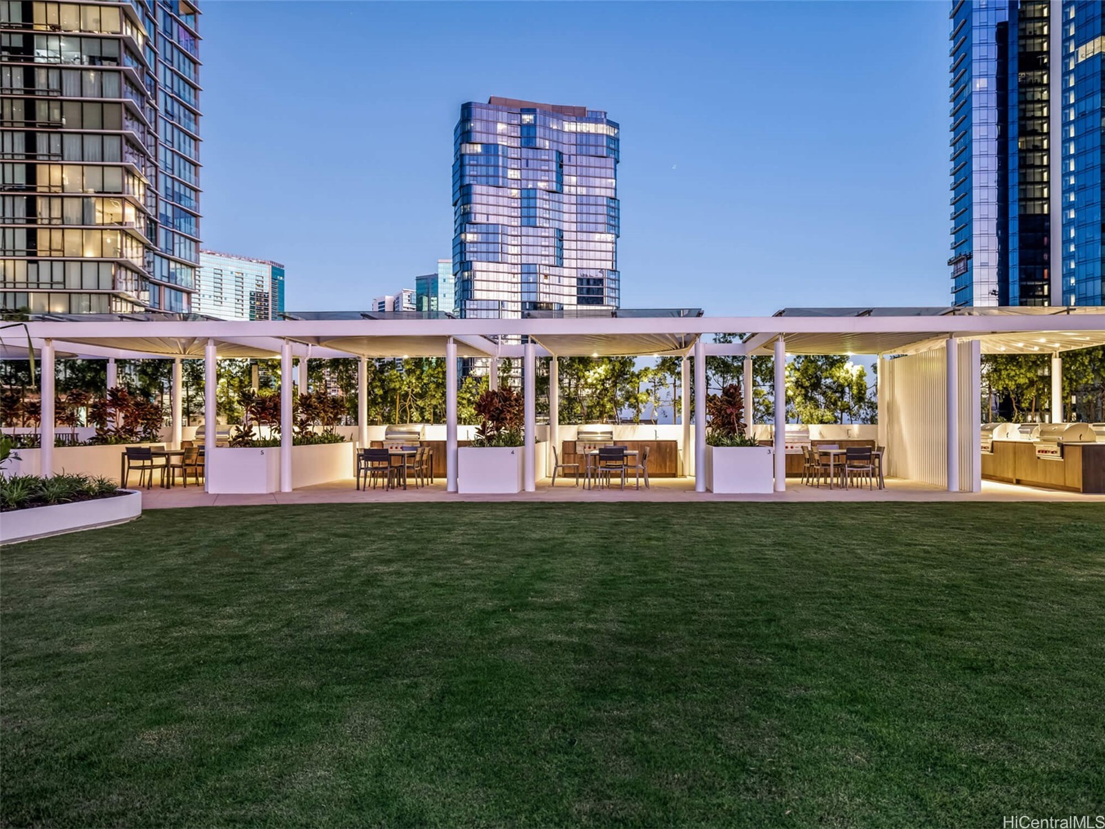 1000 Auahi Street 701