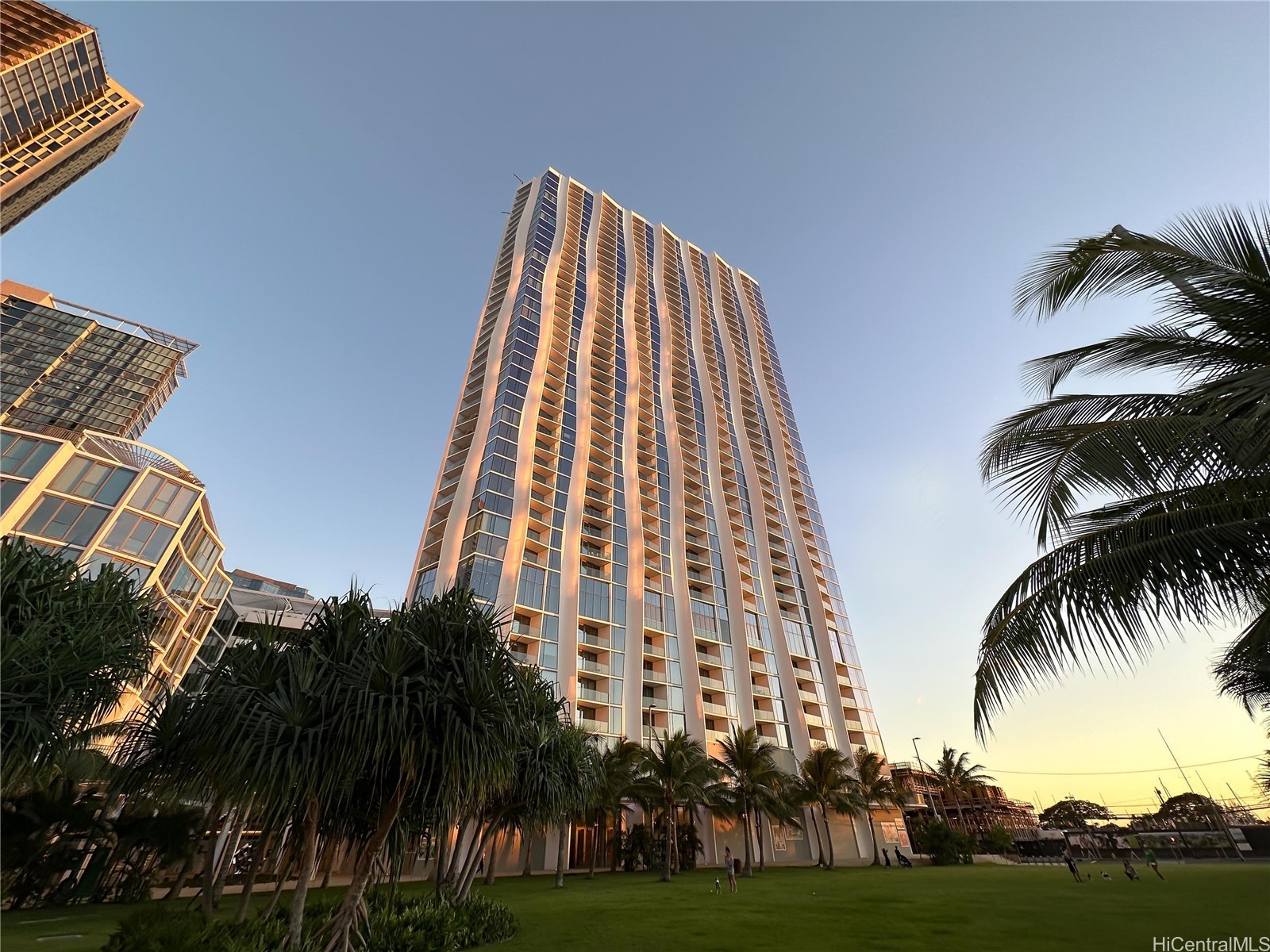 1000 Auahi Street 701