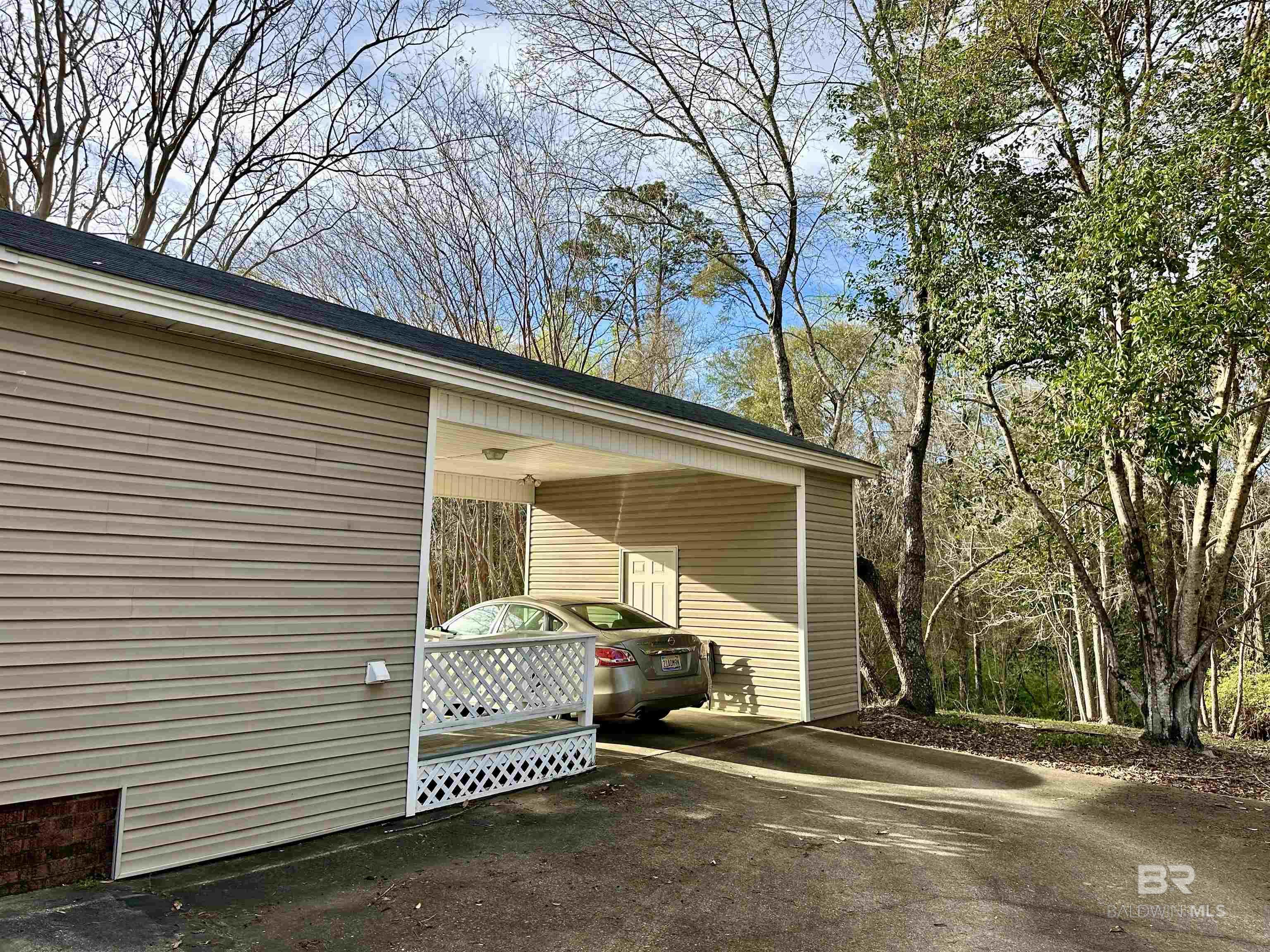 204 W Montesano Drive