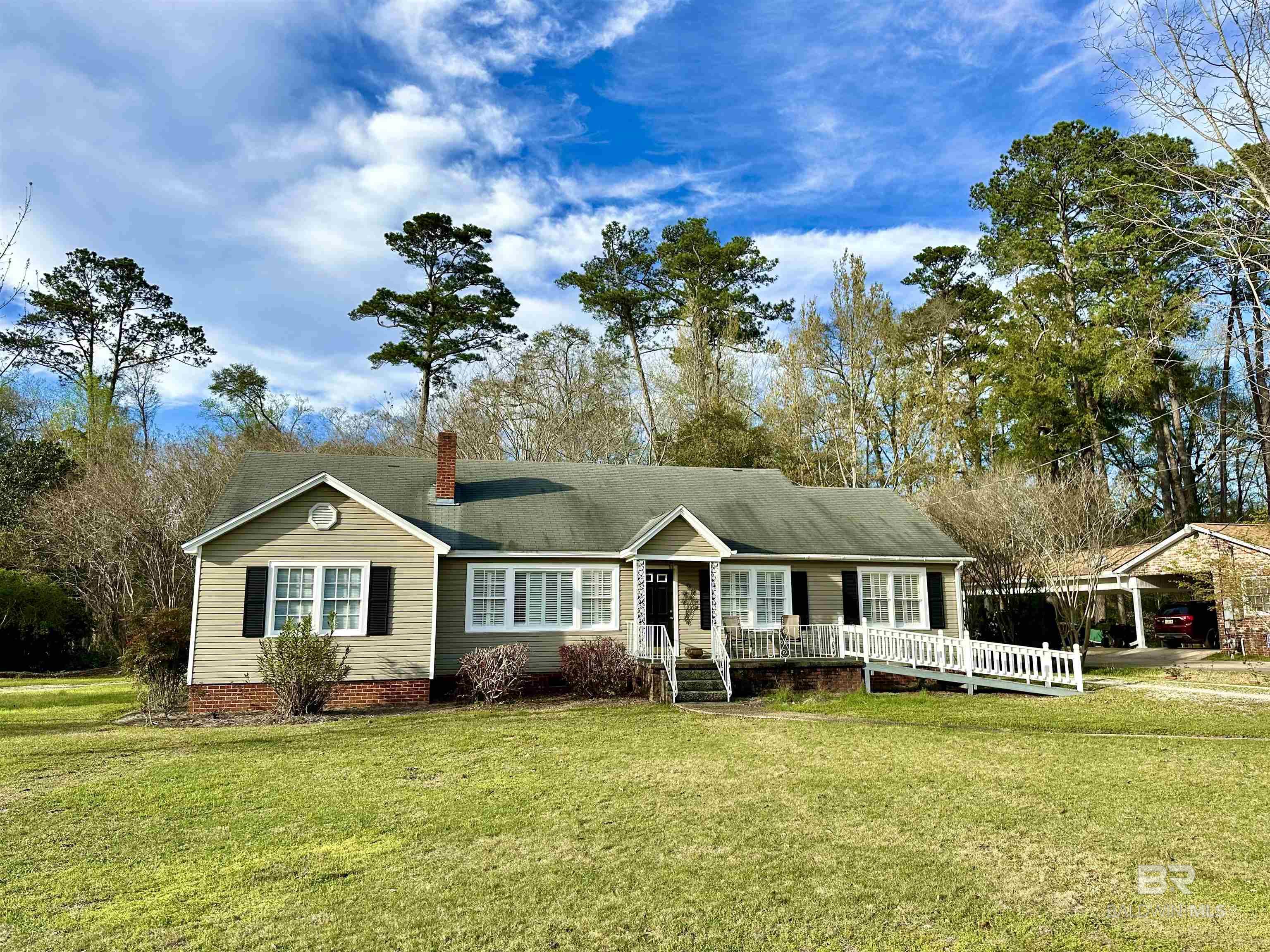204 W Montesano Drive