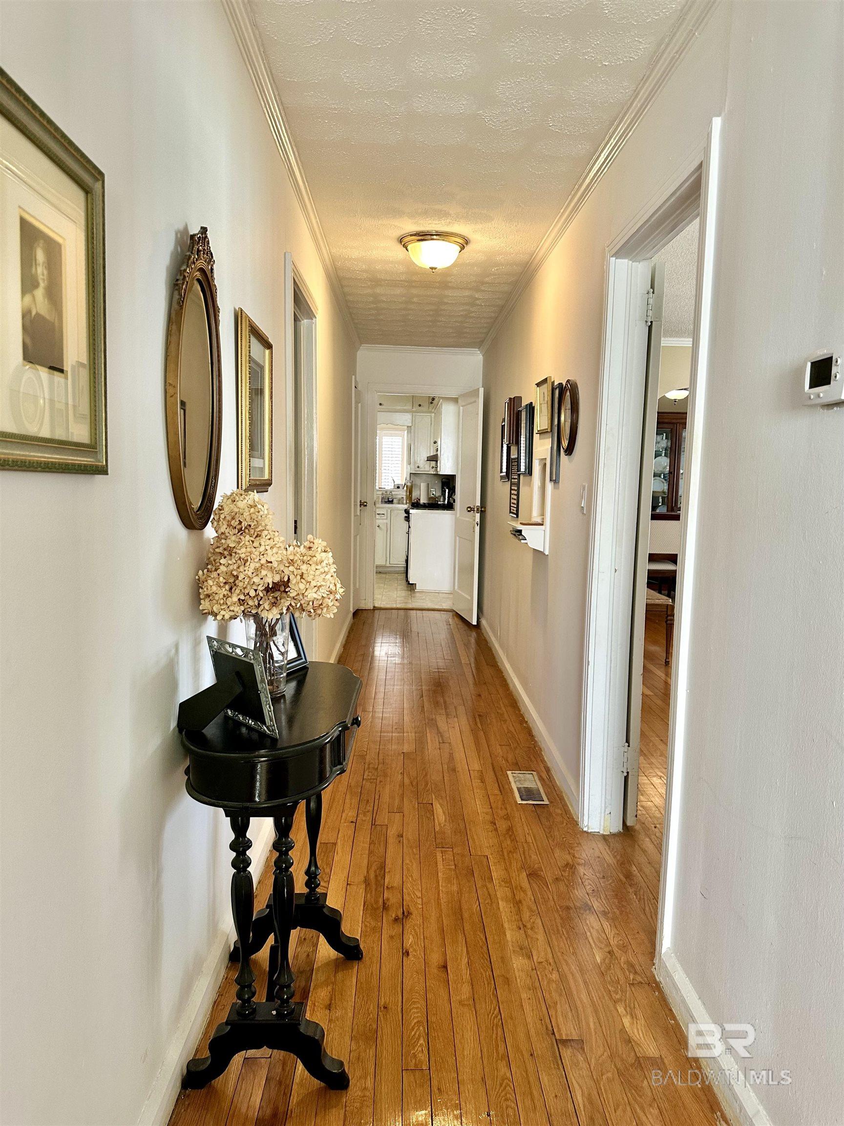 204 W Montesano Drive