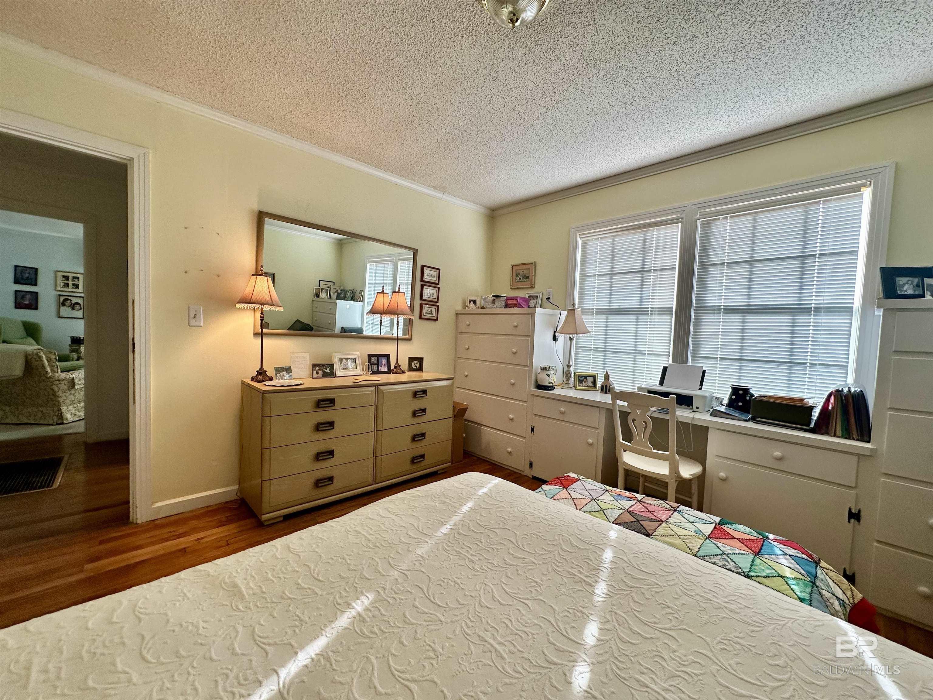 204 W Montesano Drive