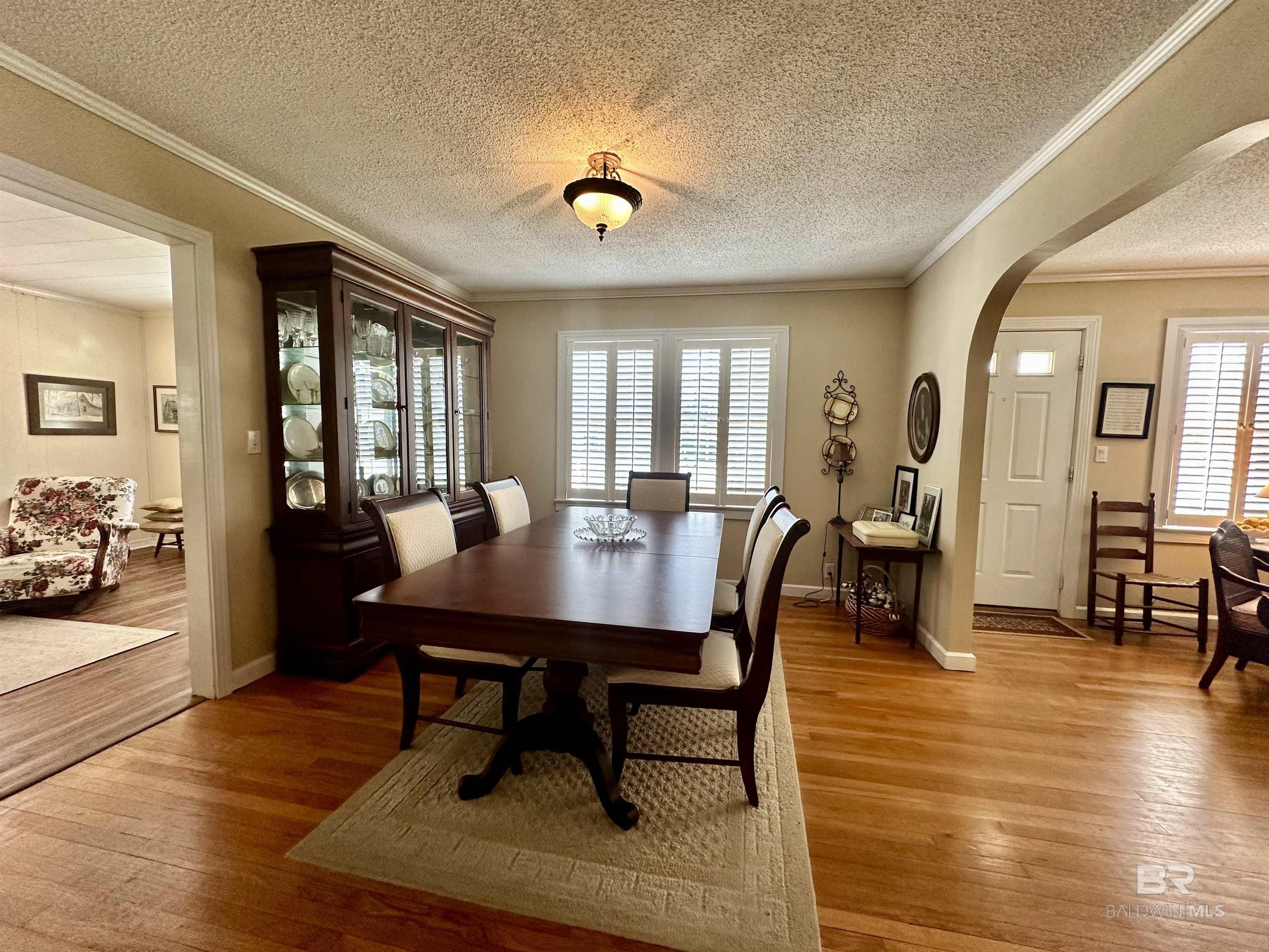 204 W Montesano Drive