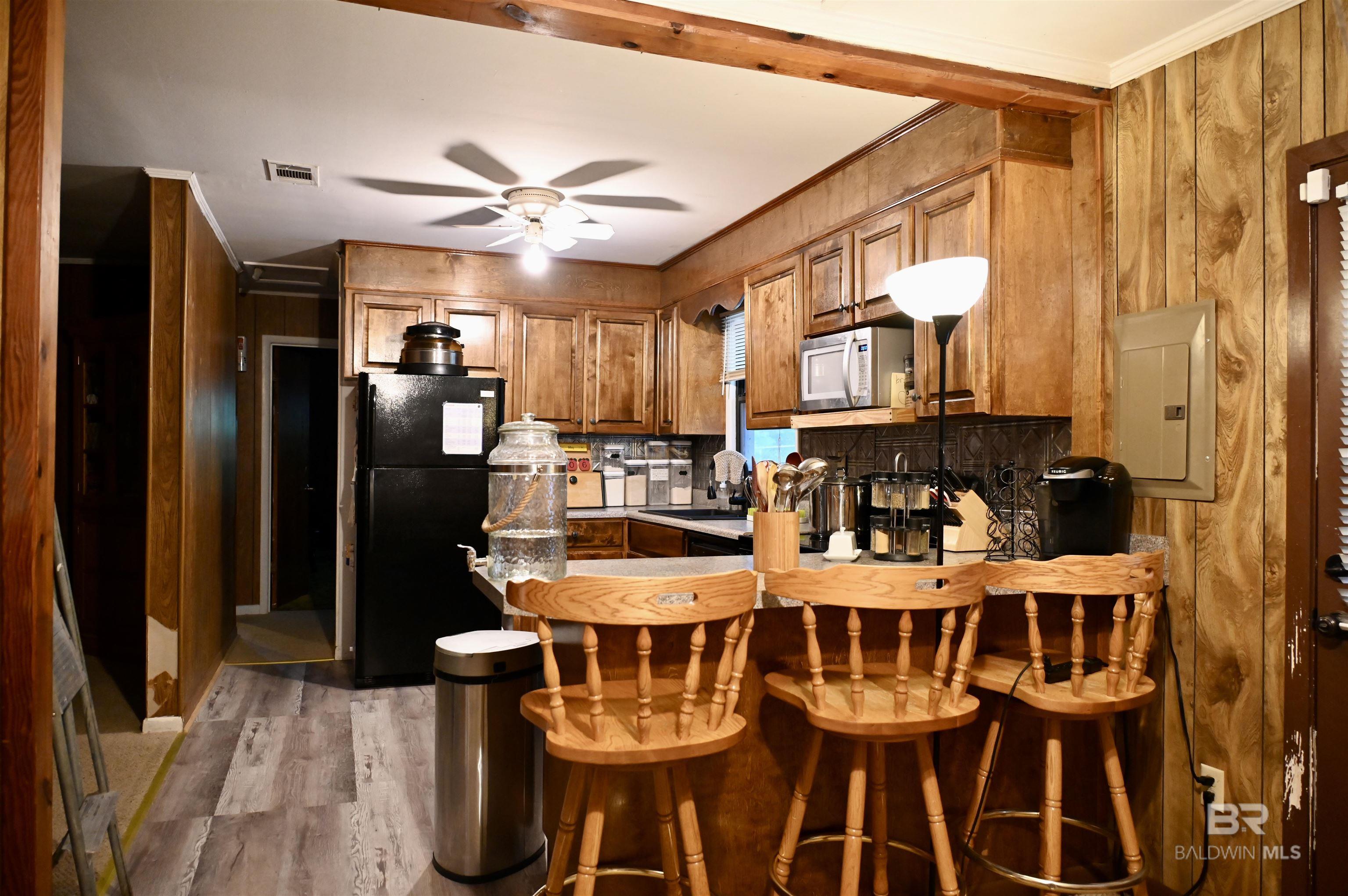 2300 Wolf Log Road