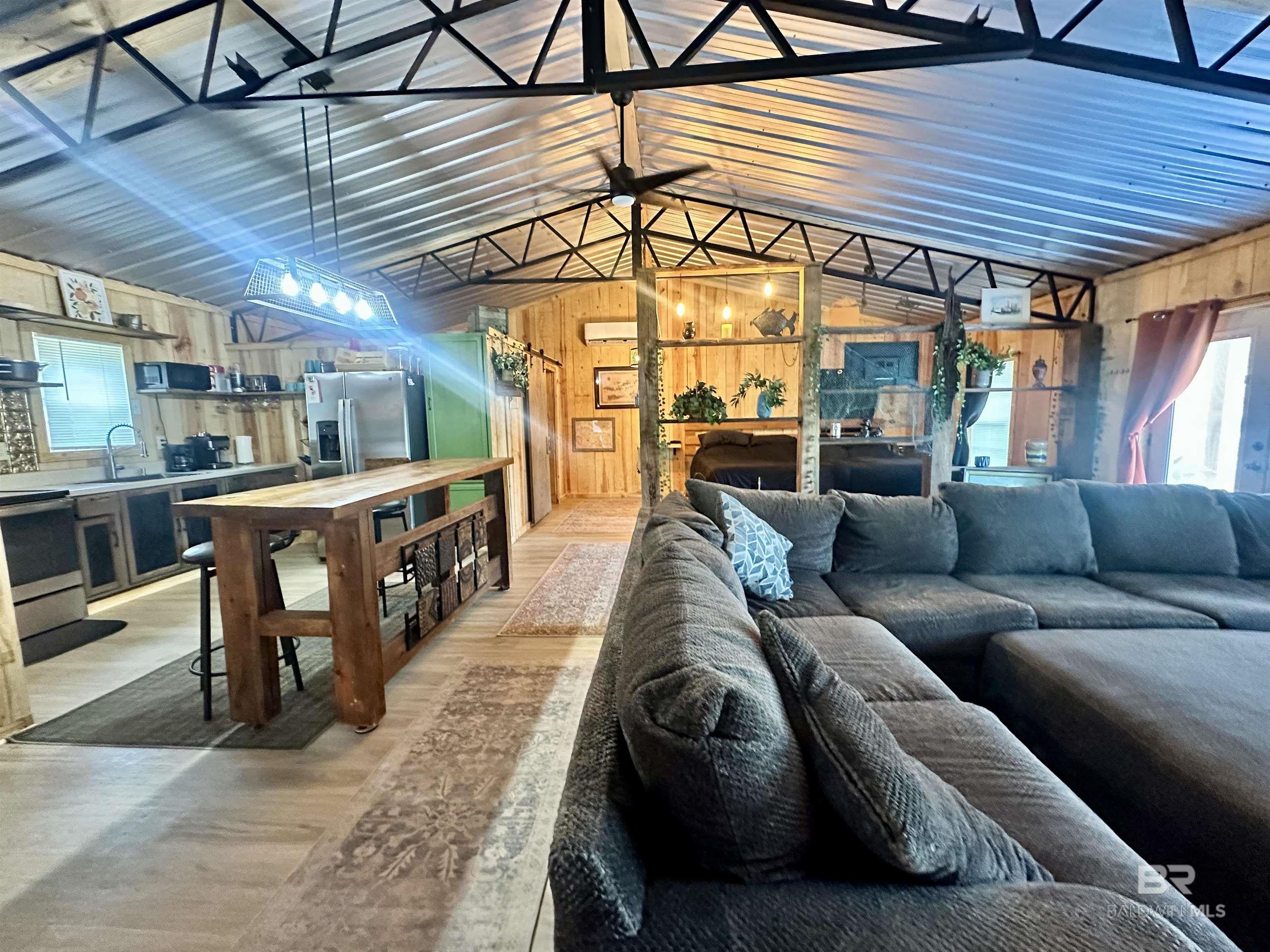 2516 Wolf Log Road