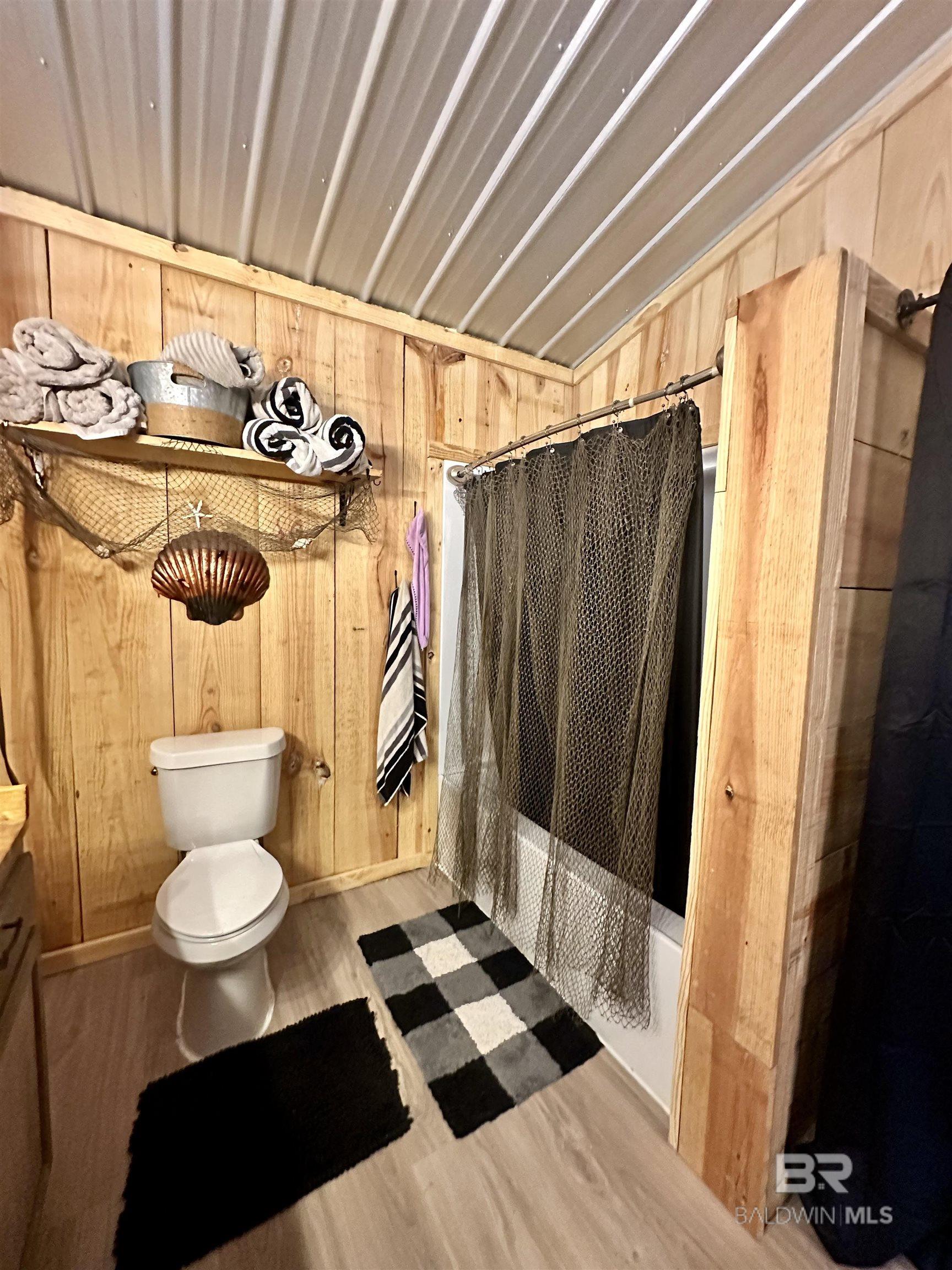 2516 Wolf Log Road