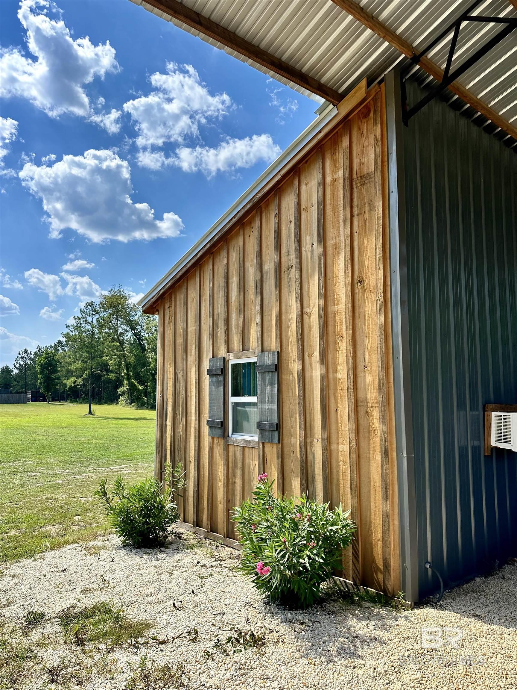2516 Wolf Log Road