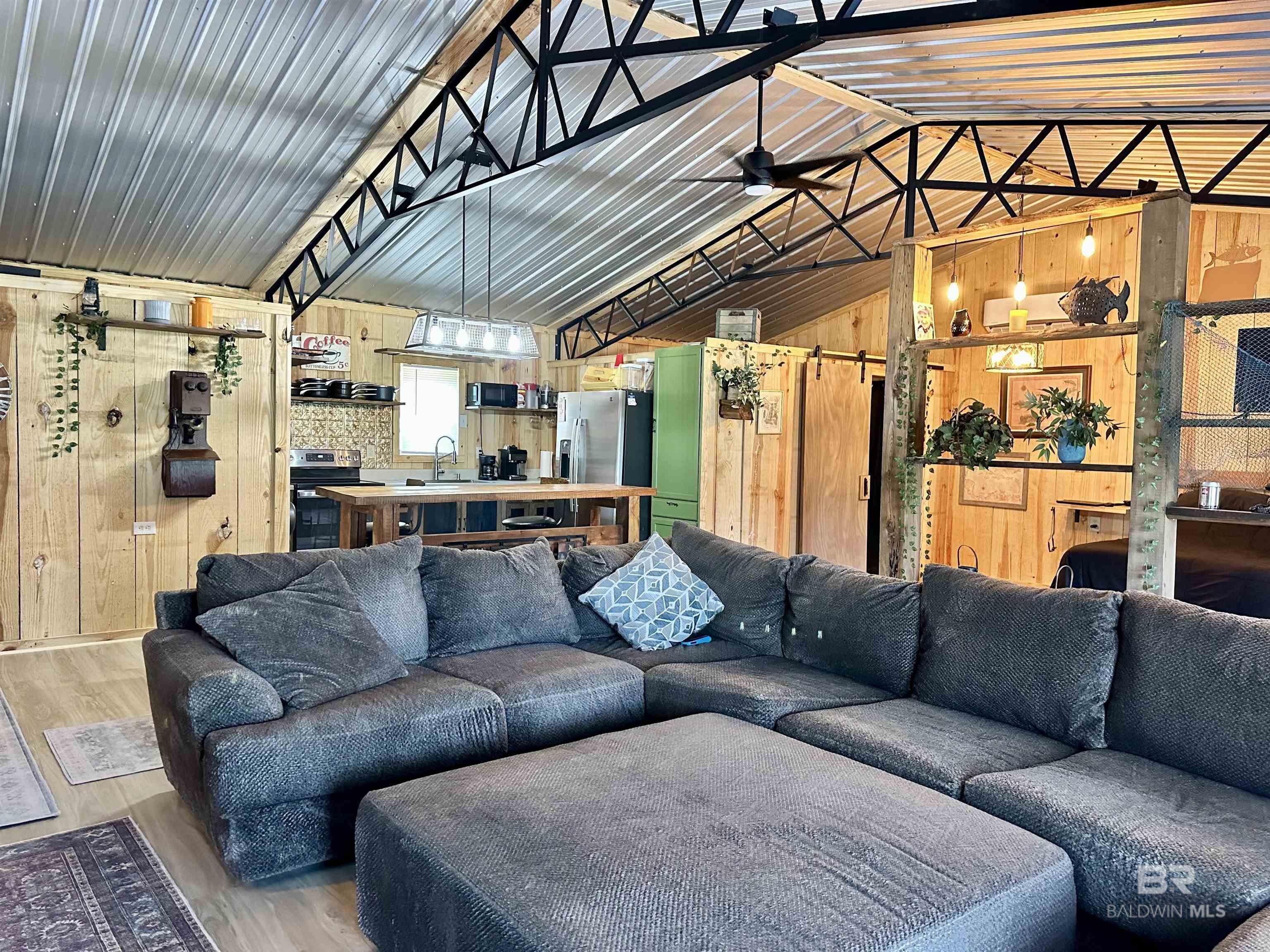 2516 Wolf Log Road
